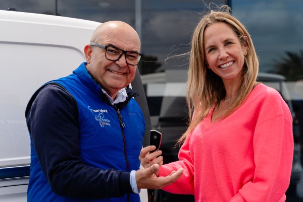 MyPeople Fundación respalda la labor de Pequeño Valiente en Canarias con la donación de una Volkswagen Caddy